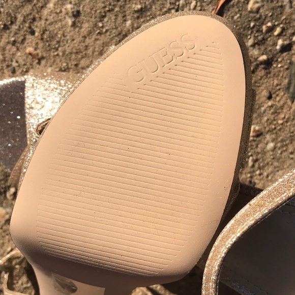 New in box Guess heels - Picture 3 of 8
